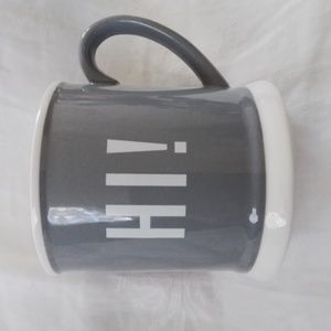Gray and white “HI!” mug